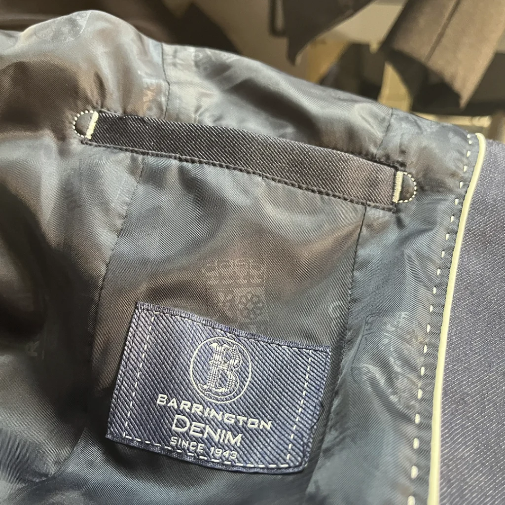 Servicio de atracadora media luna (sacos)
Realiza el servicio de media luna para sacos de damas y caballeros.
