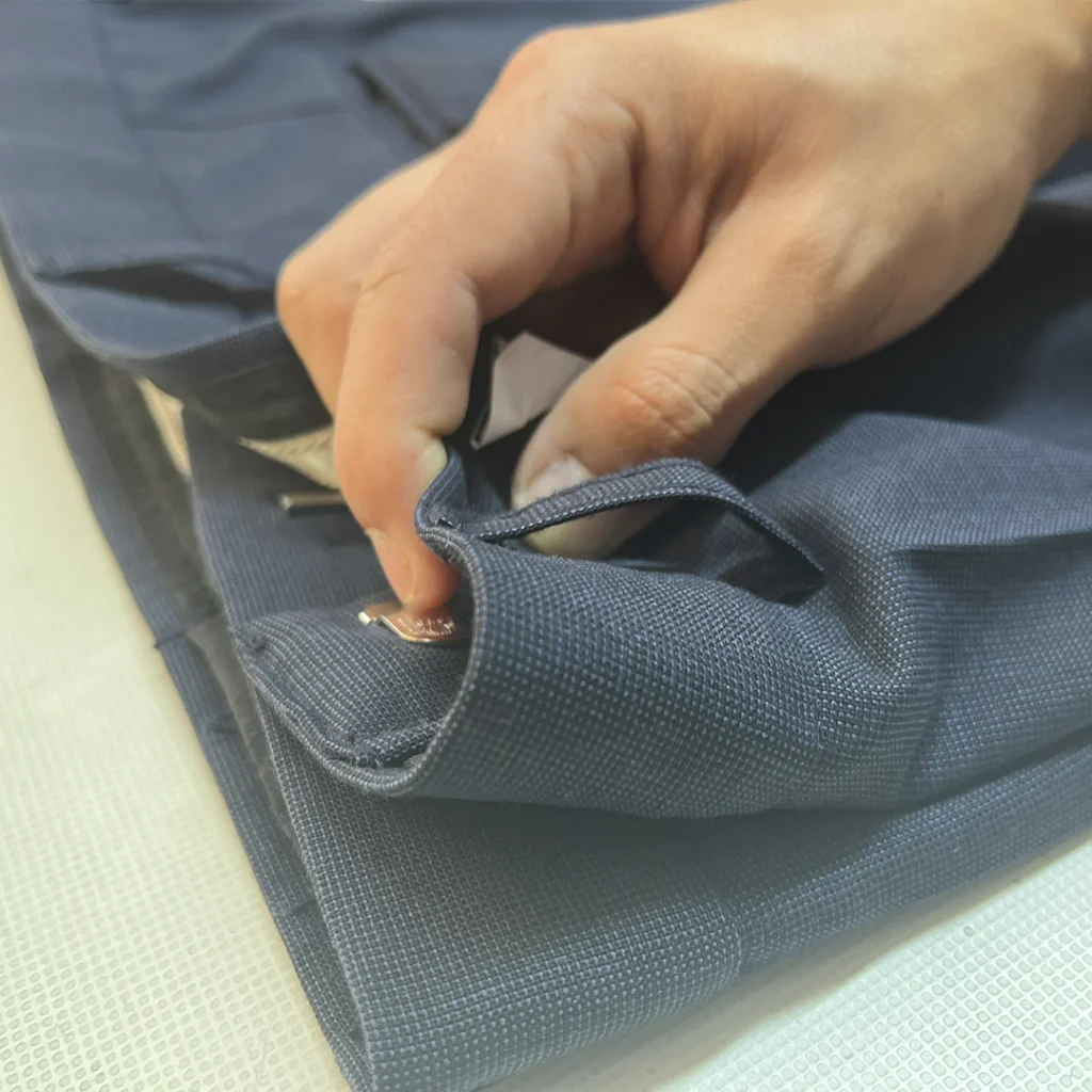Servicio de atracadora (pantalón)
Realiza todas las operaciones de atracadora para pantalón de damas y caballeros.